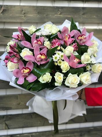 Букет цветов из: Розы и Хризантемы в Сагопши