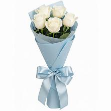 Букет 5 Белых роз Проуд в Сагопши