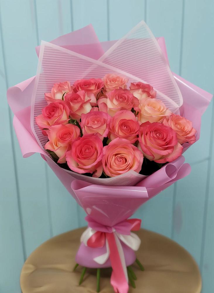 Букет 15 Розовых роз Равель в Сагопши