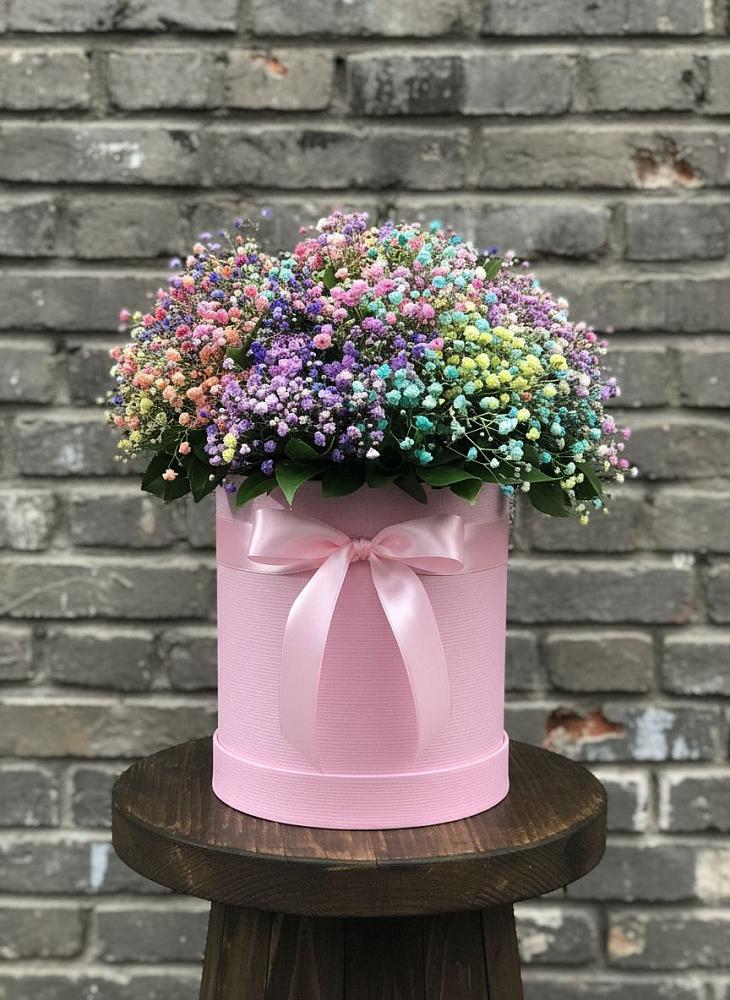 Цветочная композиция из Гипсофила и Розы в шляпной коробке в Сагопши