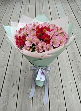 Букет цветов из:  Альстромерии в Сагопши