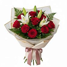 Букет цветов из:  Лилии и Розы в Сагопши