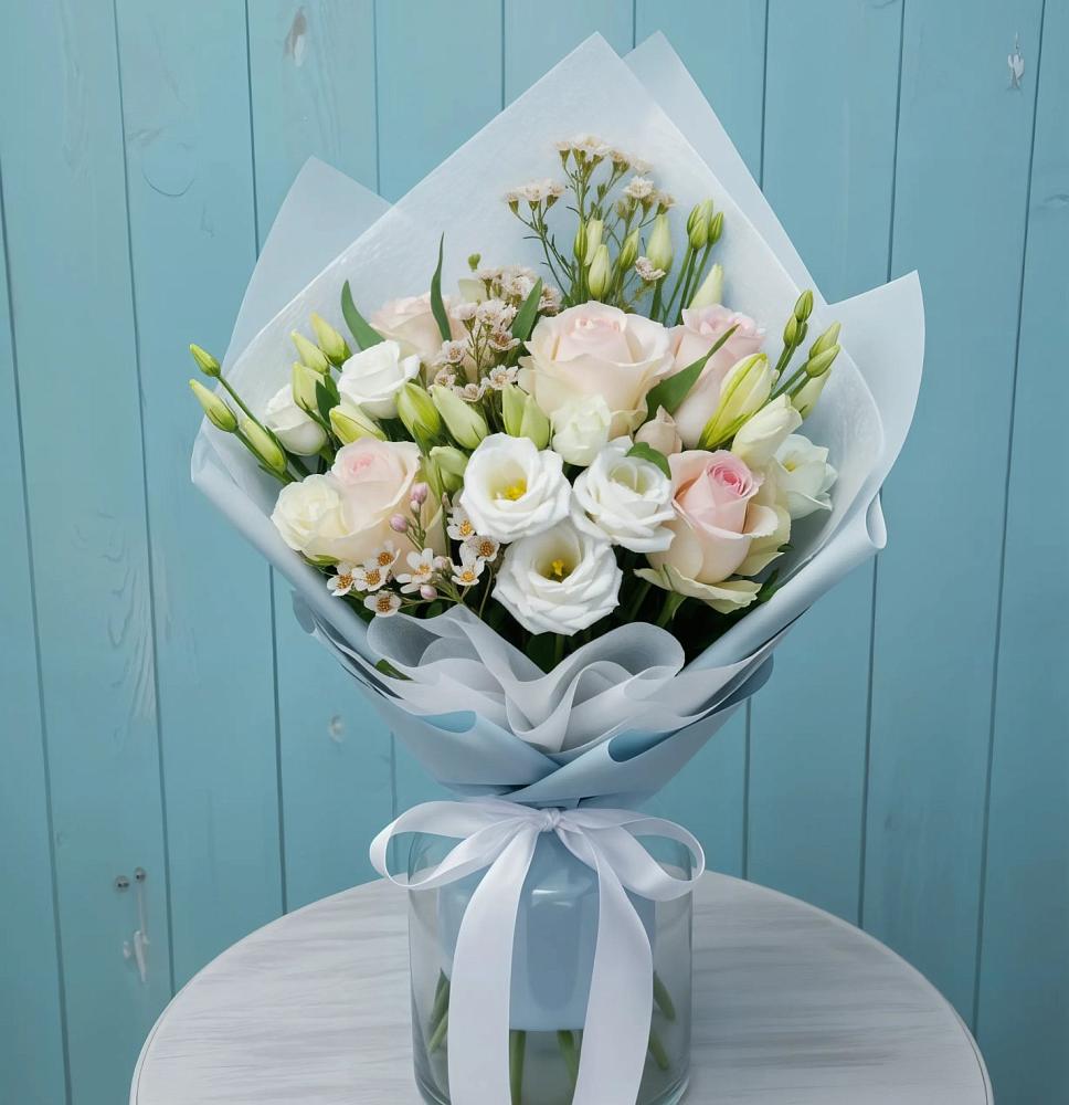 Букет цветов из: Розы и Лизиантусы в Сагопши