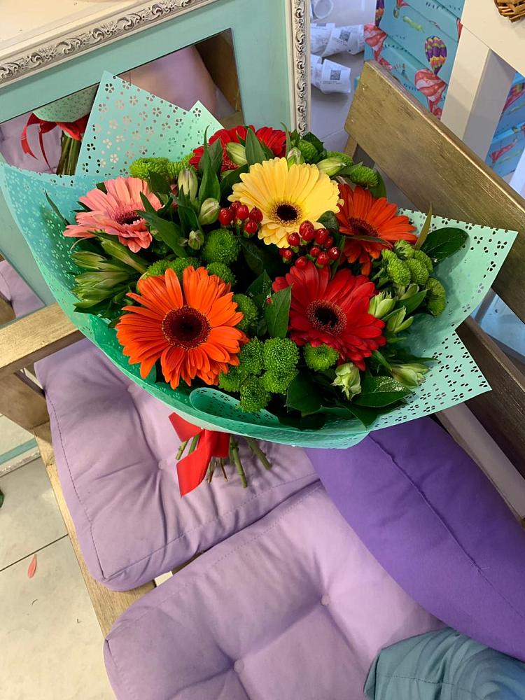 Букет цветов из: Герберы, Хризантемы и Альстромерии в Сагопши