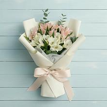 Букет цветов из:  Альстромерии в Сагопши
