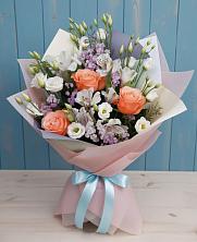 Букет цветов из:  Лизиантусы, Розы, Альстромерии и Гипсофила в Сагопши