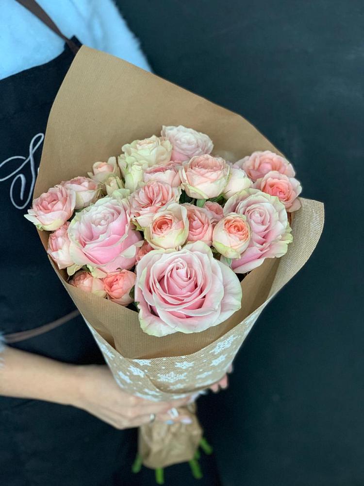 Букет цветов из: Хризантемы и Розы в Сагопши