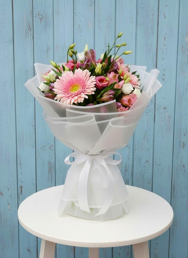 Букет цветов из: Герберы, Альстромерии и Лизиантусы в Сагопши