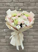 Букет цветов из:  Гвоздики, Розы, Лизиантусы и Хризантемы в Сагопши
