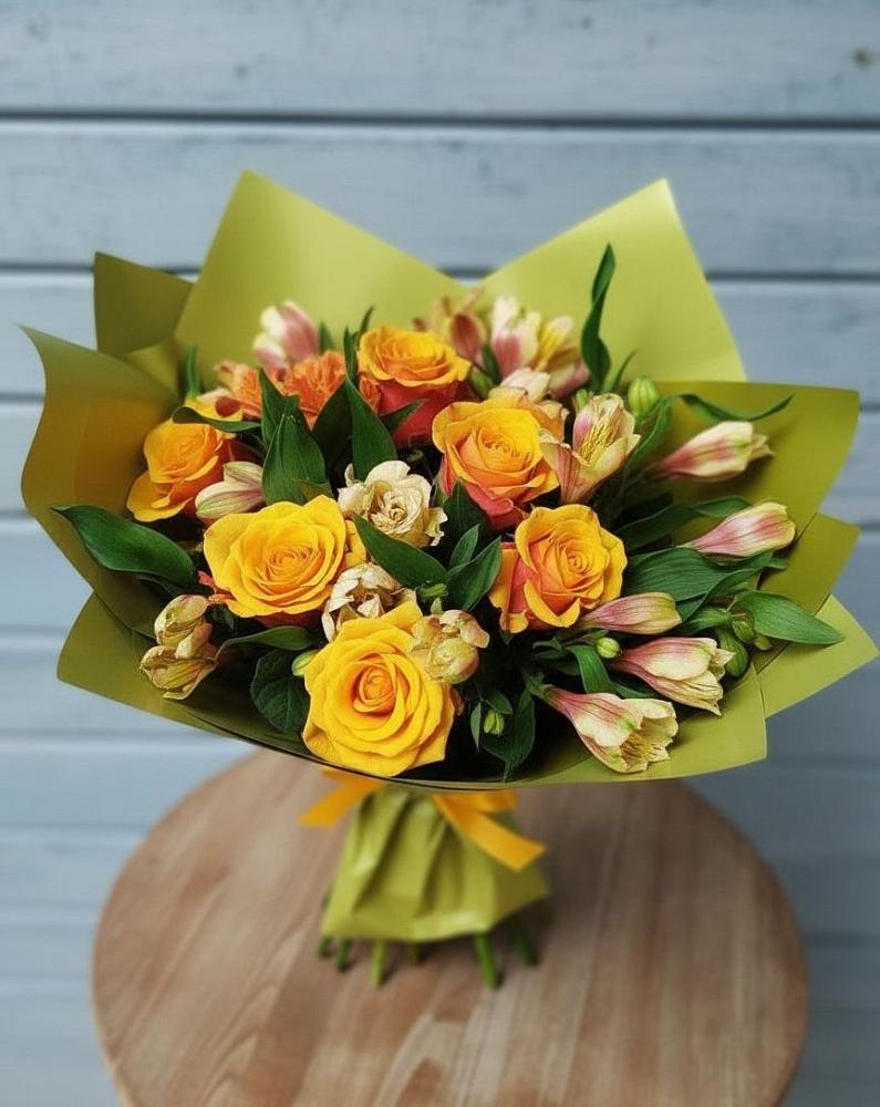 Букет цветов из: Альстромерии и Розы в Сагопши