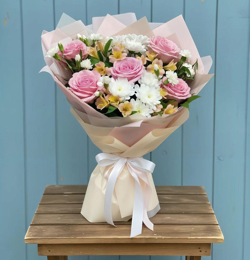 Букет цветов из: Гвоздики, Орхидеи и Розы в Сагопши