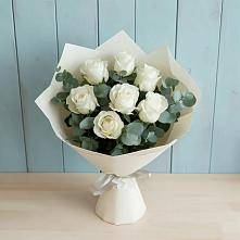 Букет Белые розы в Эвкалипте в Сагопши