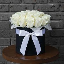 Цветочная композиция из Розы в шляпной коробке в Сагопши